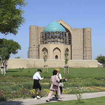 Kazak University looks for collaboration with Spain